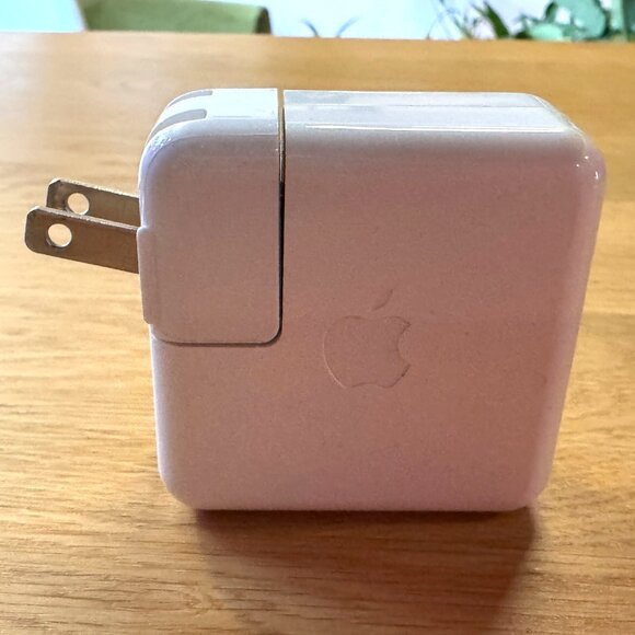 Apple Power Supplies: iPod USB Power Adapter, Model A1102, OEM, Circa 2005 - Picture 6 of 12